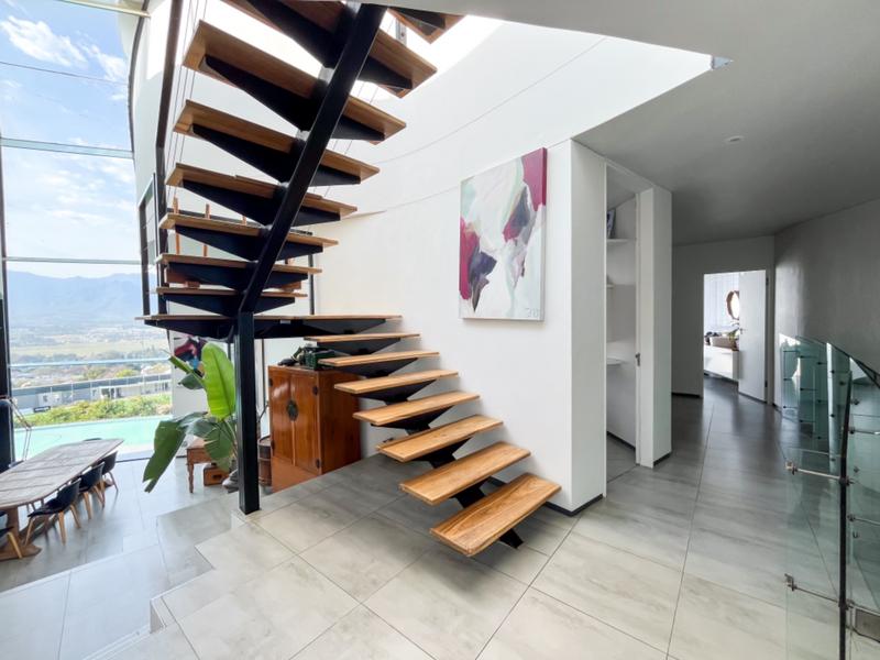 6 Bedroom Property for Sale in Hoog En Droog Western Cape